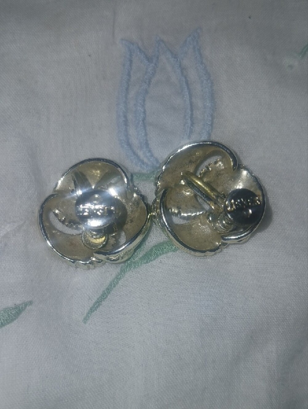 Lisner Jewelry Vintage 1950s Gold-Tone Knot Clip On Earrings Screw Back